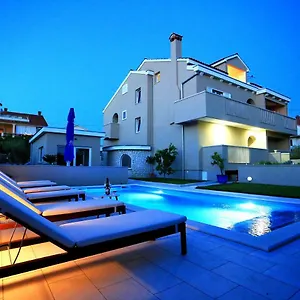 Apartament Lotos